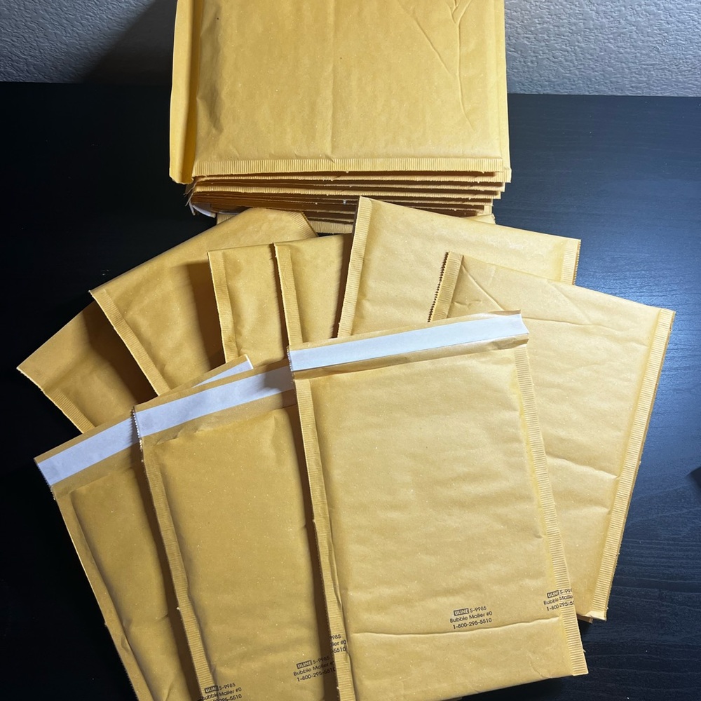 30 Yellow Bubble Mailers, self adhesive 7” x 9” ULine #0